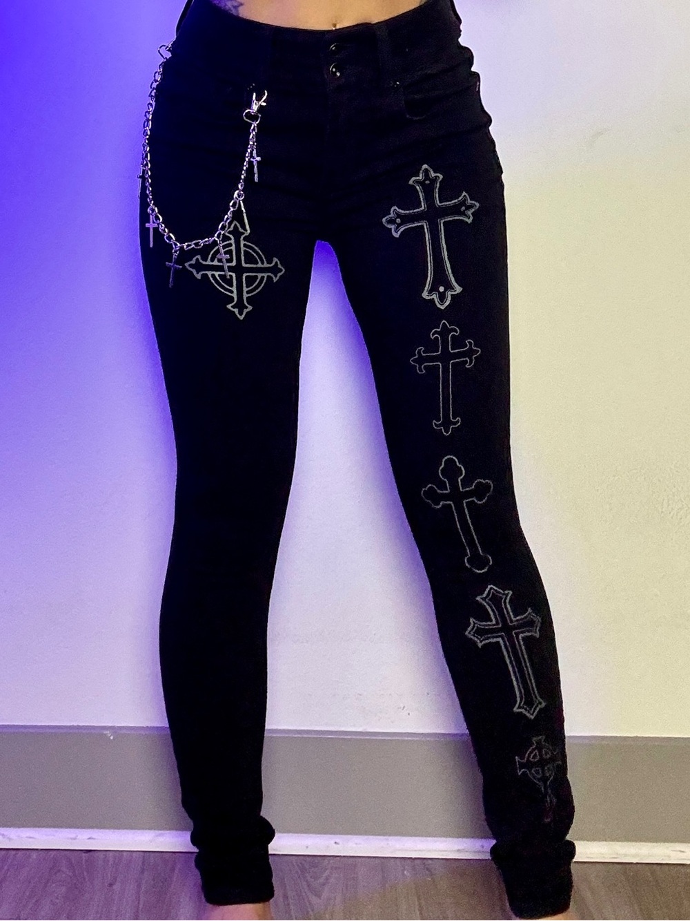 Hot Topic Social Collision Crosses Side Chain Skinny Jeans